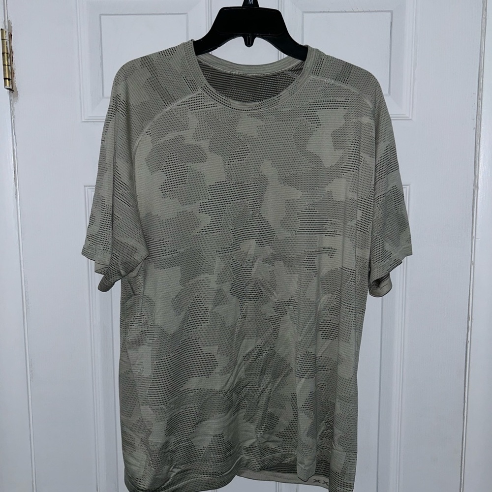 Lulu lemon camo tee XXL